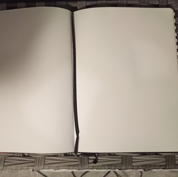 New & Rare Gucci "Criminal Couture!" Collectible Notebook - Picture 3 of 3